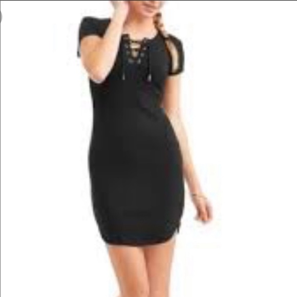 No boundaries black dress with laced up chest - Picture 1 of 3